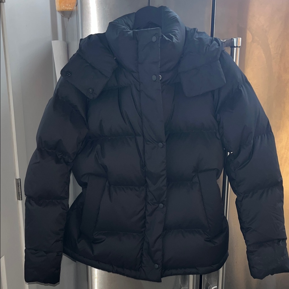 Lululemon Women's Black Puffer Jacket
